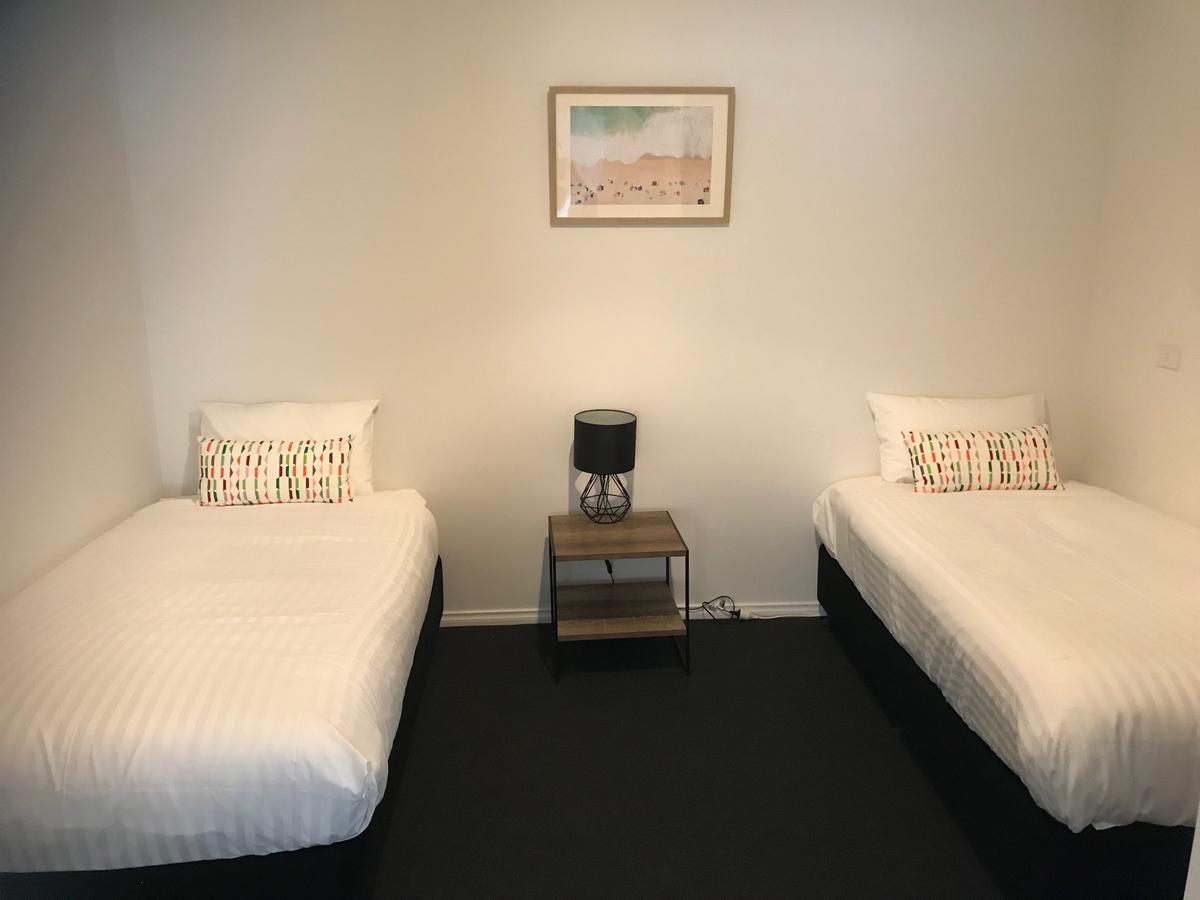Penguin Seaside Motel Экстерьер фото