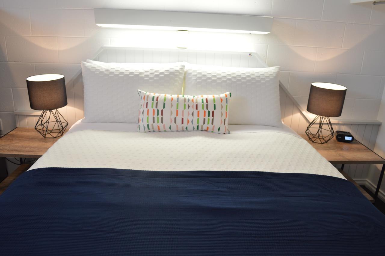 Penguin Seaside Motel Экстерьер фото