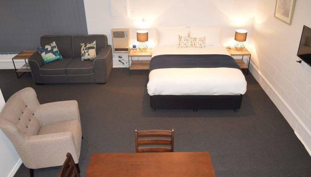Penguin Seaside Motel Экстерьер фото